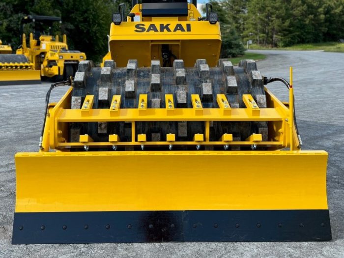 Sakai Sv Padfoot Soil Compactor Leveling Strike Off Dozer Blade